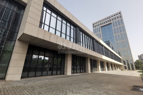 北苑上品旁 北辰新纪元 新出300平精装办公室 随